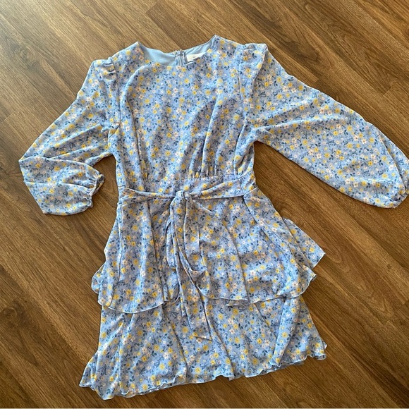 Forever 21 + floral long sleeve mini dress size 1X. Zipper‎ back with waist tie - Picture 1 of 5